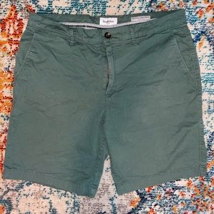 Goodfellow & Co. men’s green every wear shorts